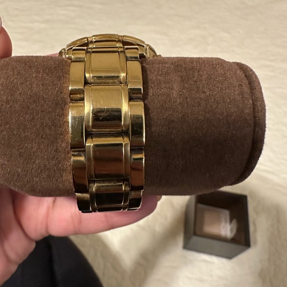Michael Kors Watch - Picture 4 of 4